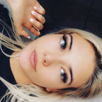 Roxy Star avatar