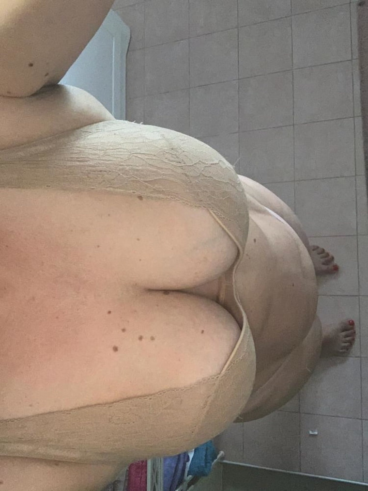 sabrinawifehots banner image