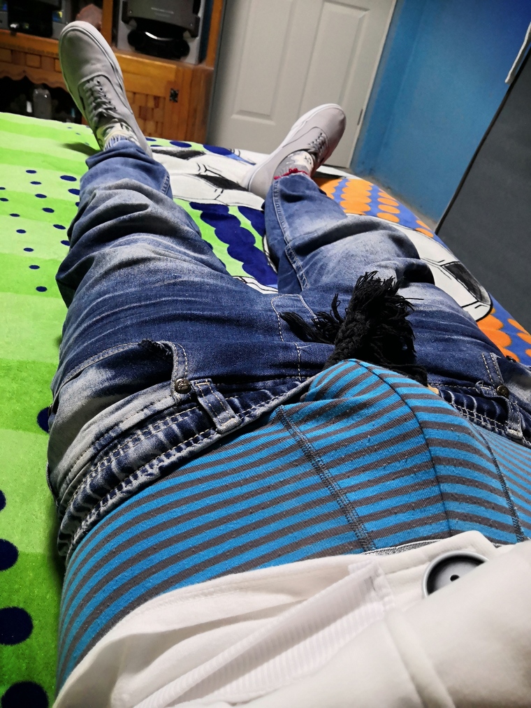 Sagging Abs Wolf Shirtless cover image