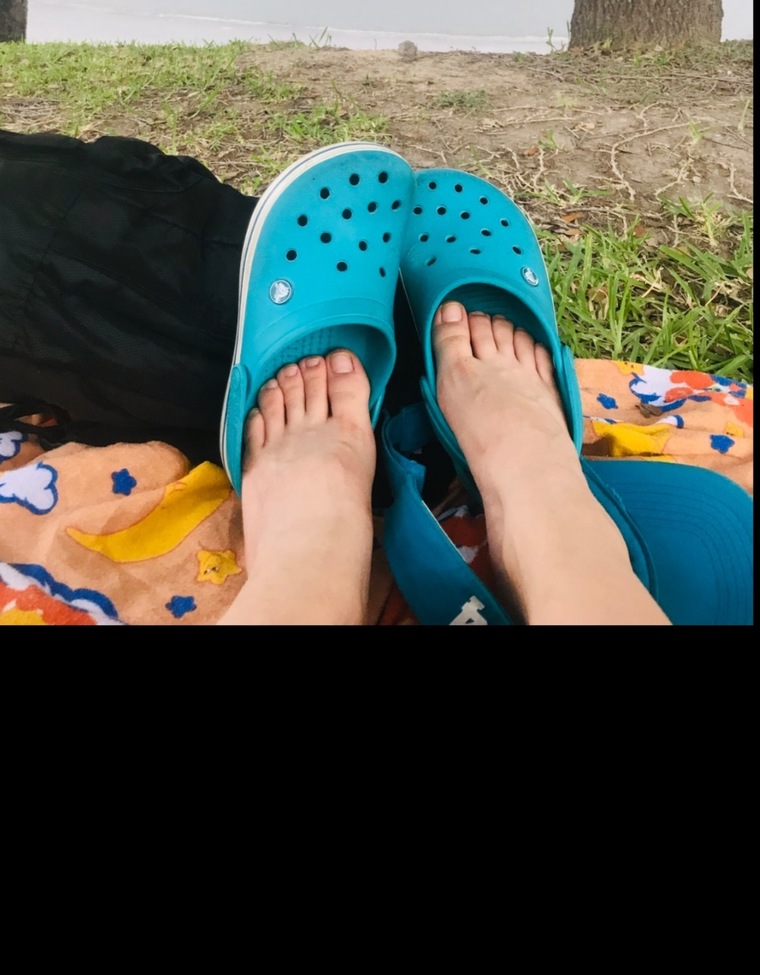 Sakura’s feet cover image