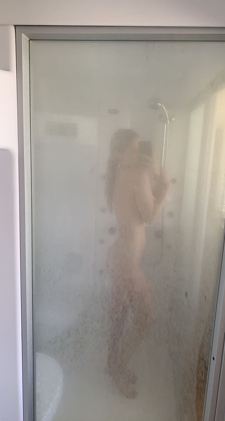 Sara🐆 cover image