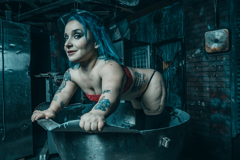 Midget Stripper xxx sassee Cassee free cover image