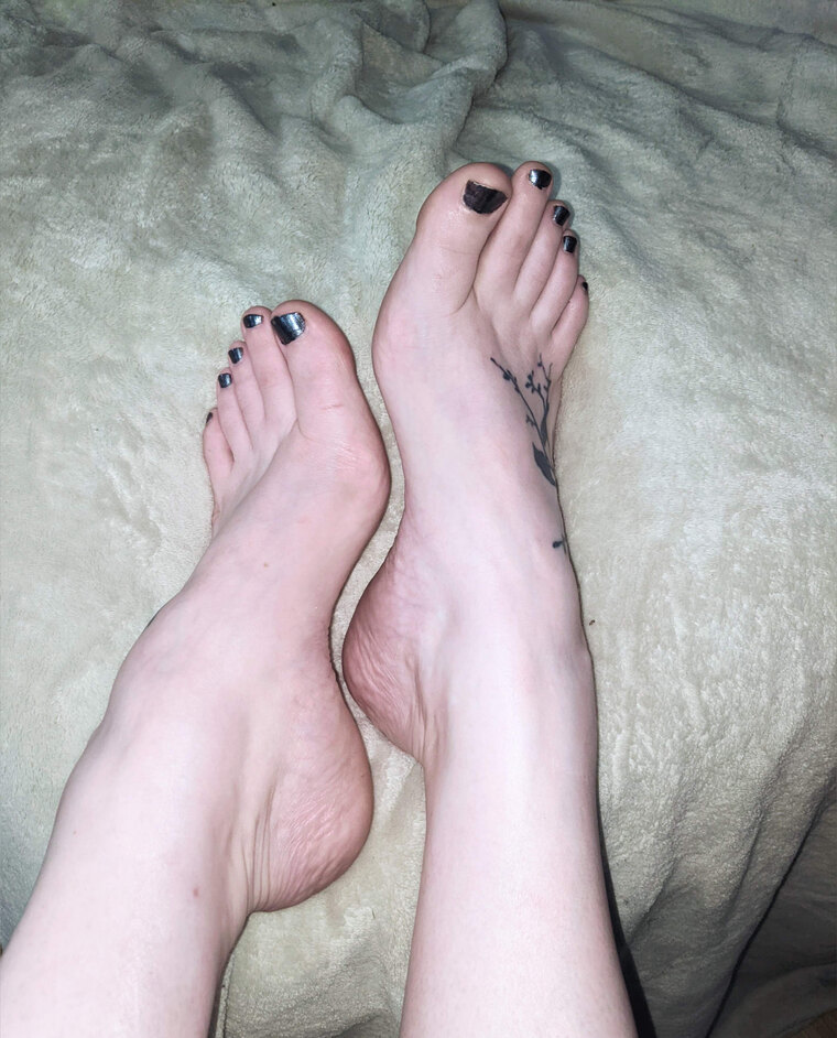 Curvy hotwife cover image
