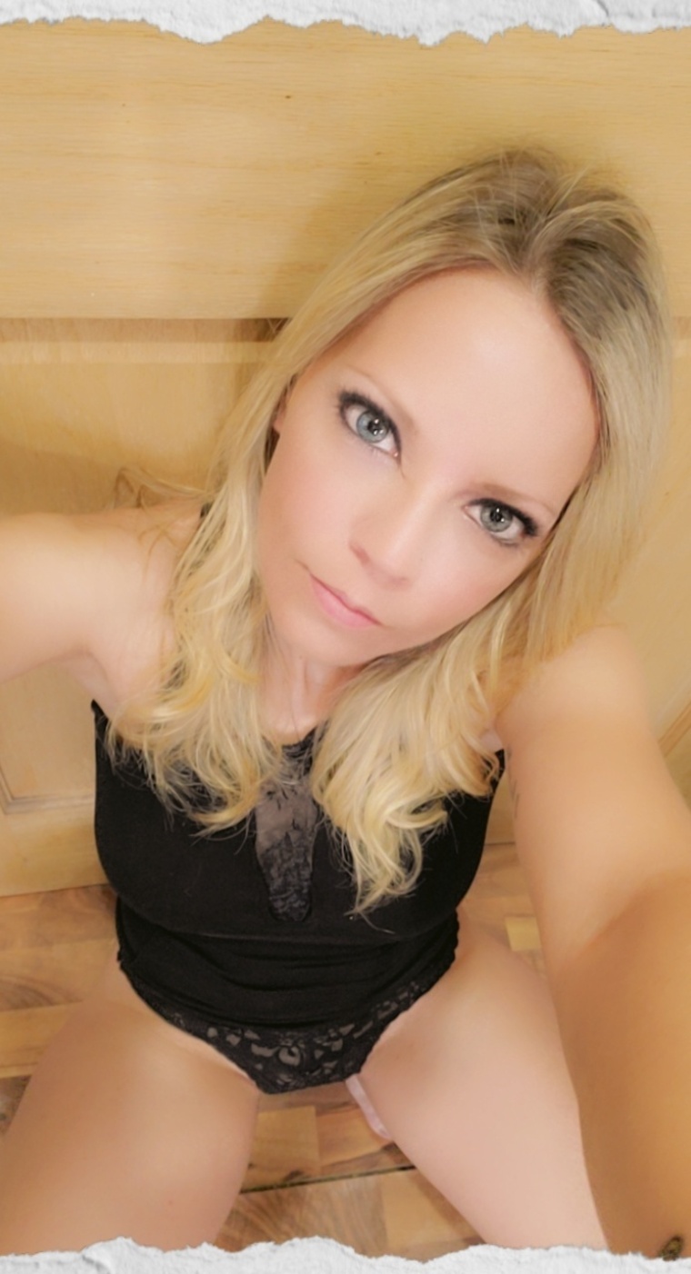 Scarlett Blake banner image