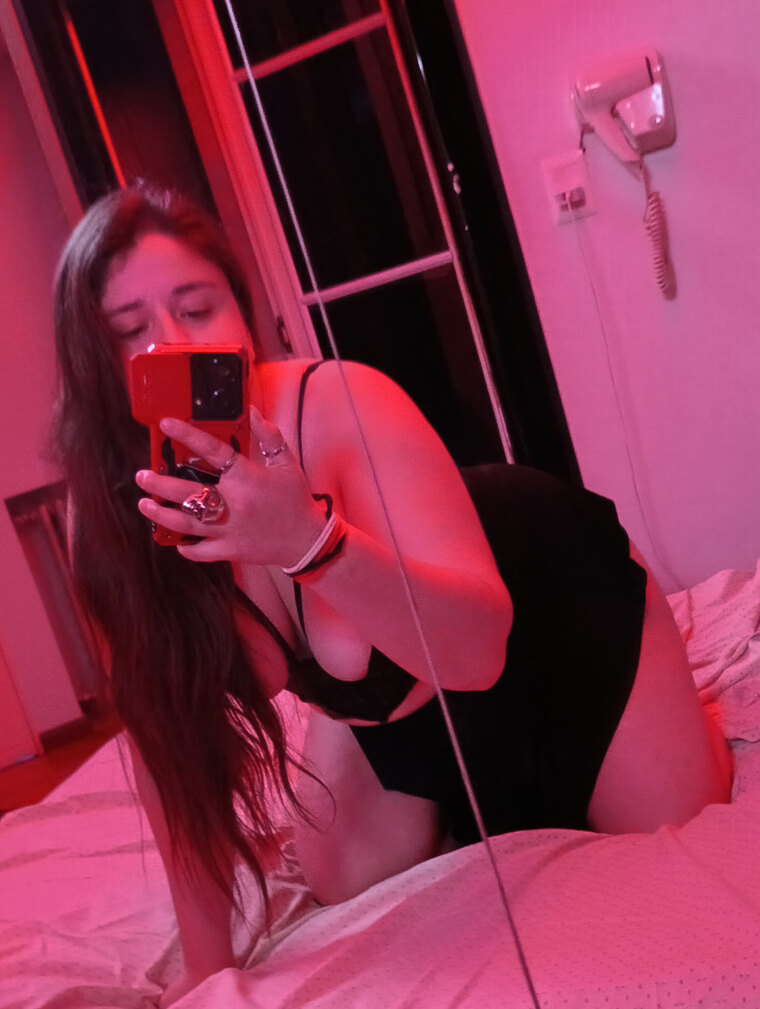 Scarlett1820x banner image