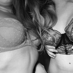 SCARLETT AND LEXI avatar