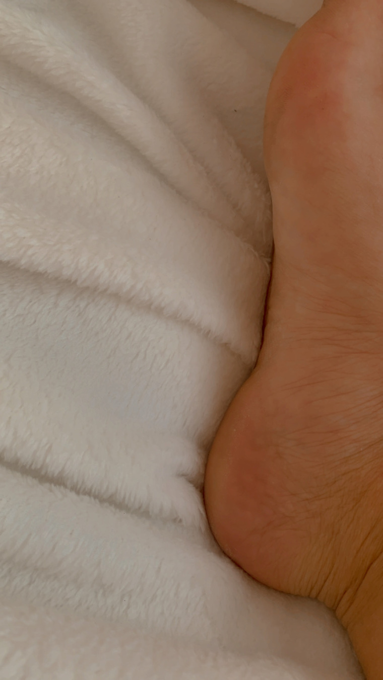 See toes in food cover image