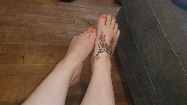 Serine feet cover image