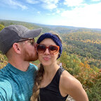 Sexy Nomadic Hiking Couple avatar