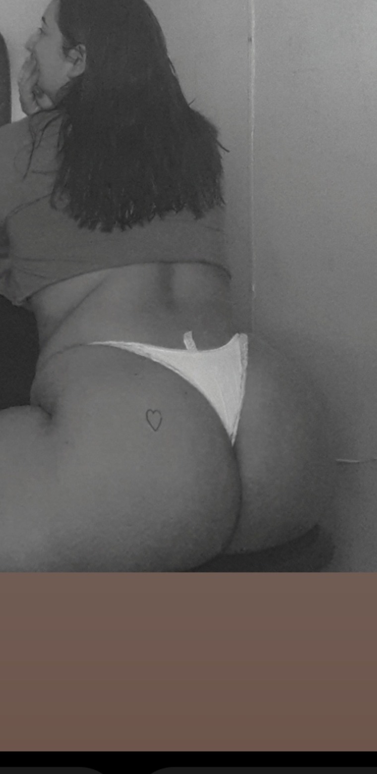 Big ass.Busty🤤🍑 cover image