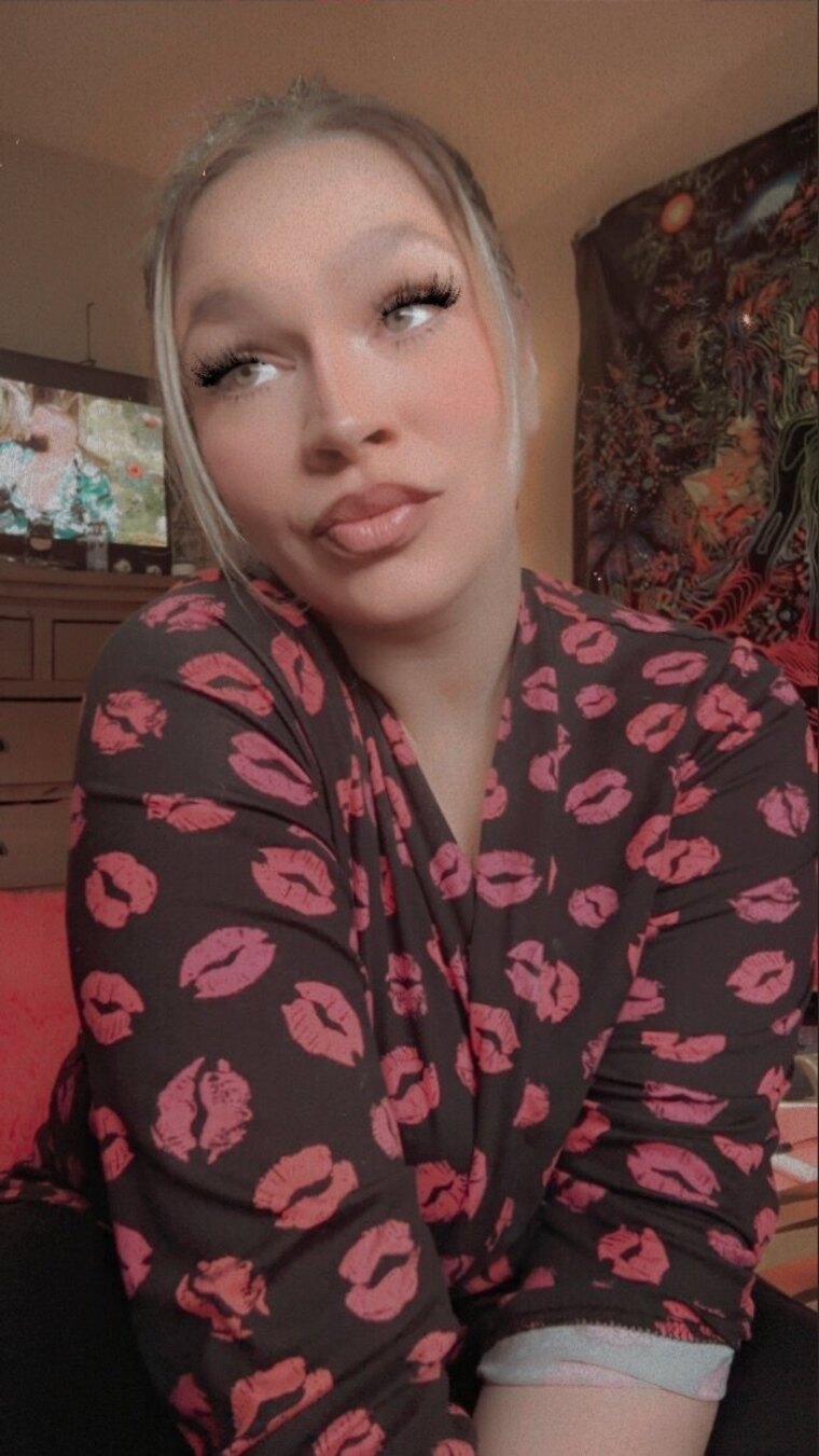 SexyBudz420 cover image