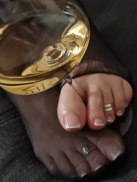 Sweet Feet Mia cover image