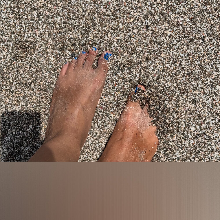 sexylatinafeet94 cover image