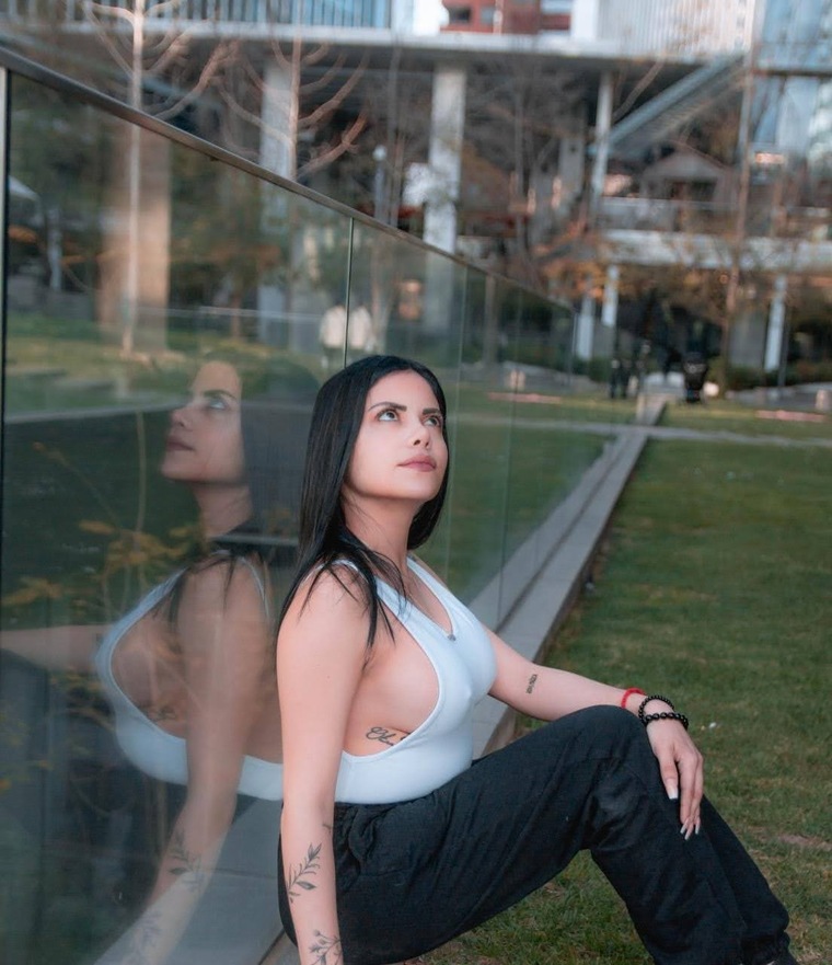 Sexy bruja banner image