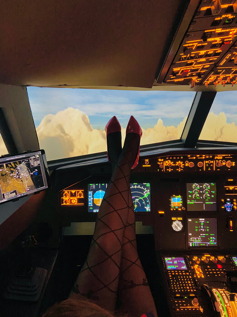 Sexy Queen 🫦🛫👑 cover image