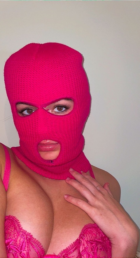 Sexy Sally in Pink 💅🏼🫦 cover image