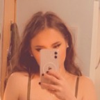 Sexy Small Brunette avatar