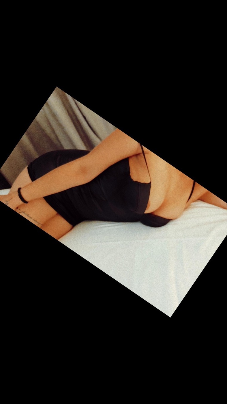 VIDEOCALL, SEXTING, CUSTOMS... DM ME XX cover image