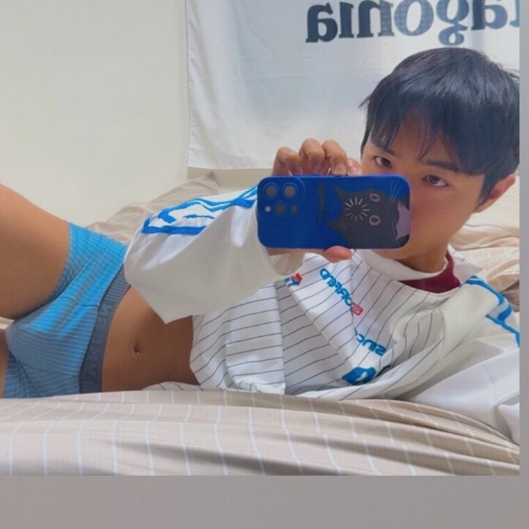 小鯊魚水槍 sharksharkgun cover image