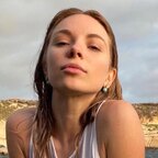 𝐉👅𝐋𝐄𝐒 𝐁𝐎𝐍𝐃 portrait