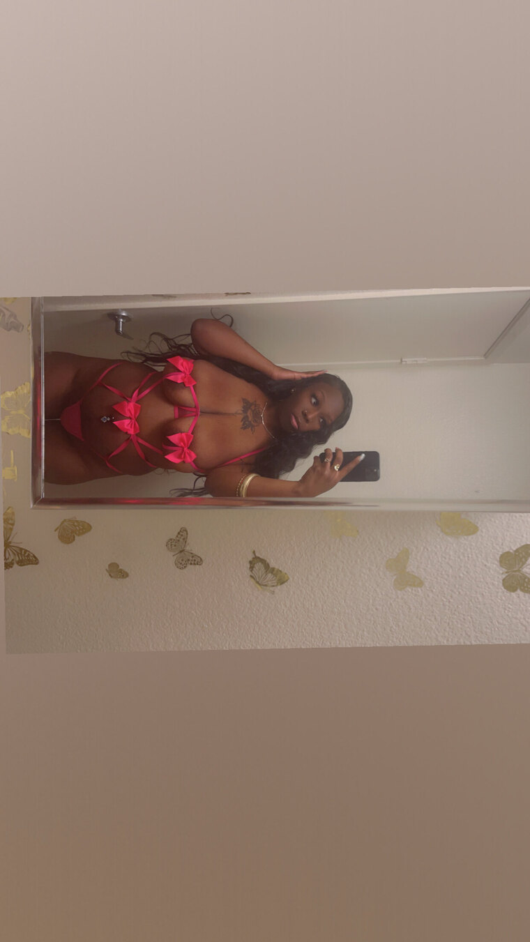 Hershey Kisses🍫 cover image