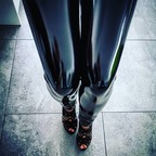 shiny_leather_wife avatar