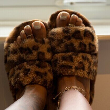 Short but sweet chocolate feet ๐ฆถ๐ฝ banner image
