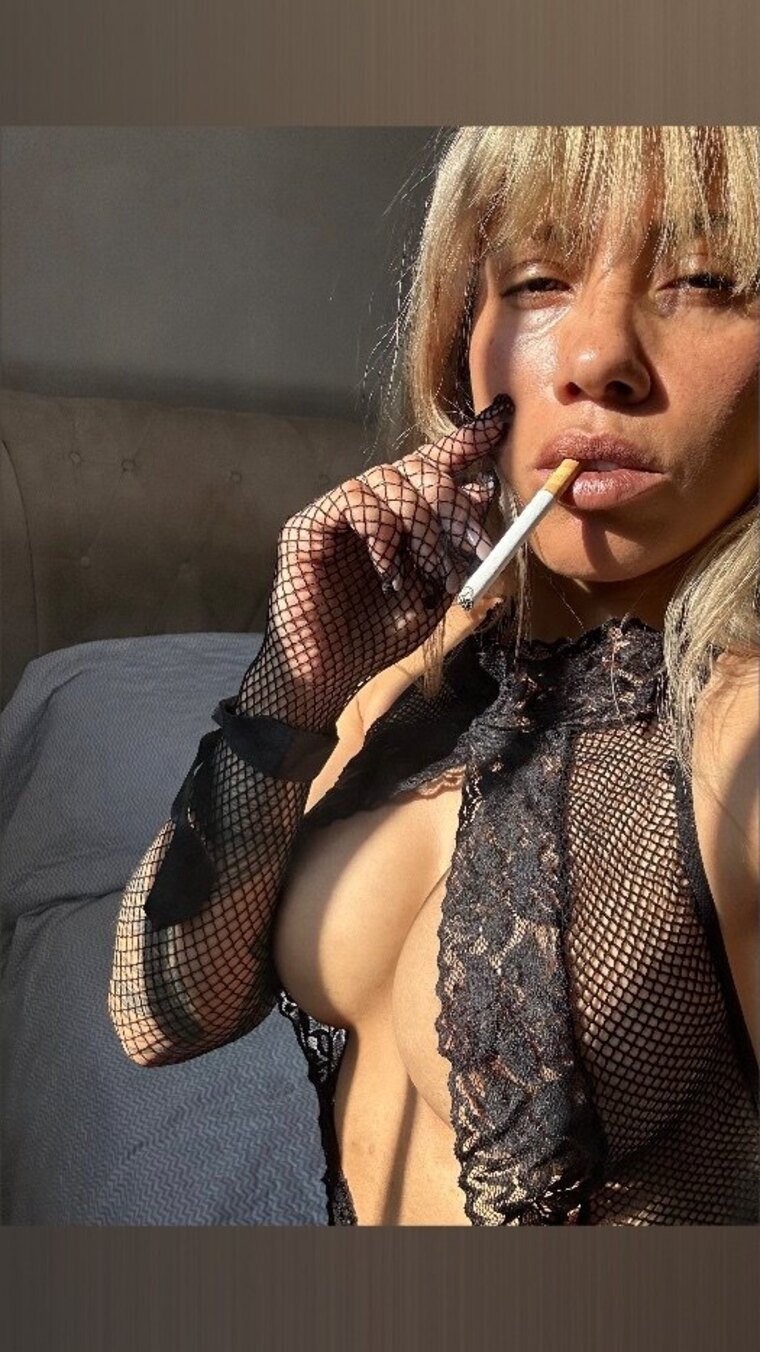 Sienna Smokes cover image