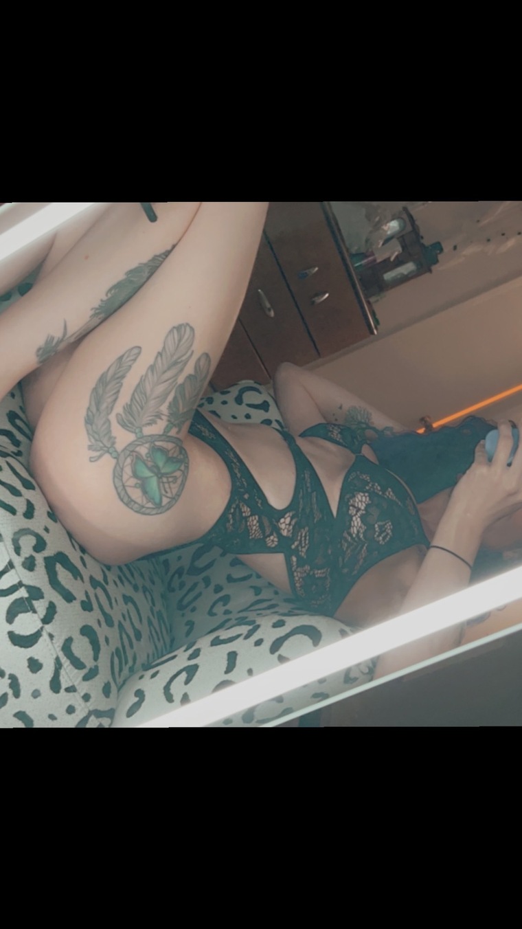Sinful Siren ๐ง๐ผโโ๏ธ banner image