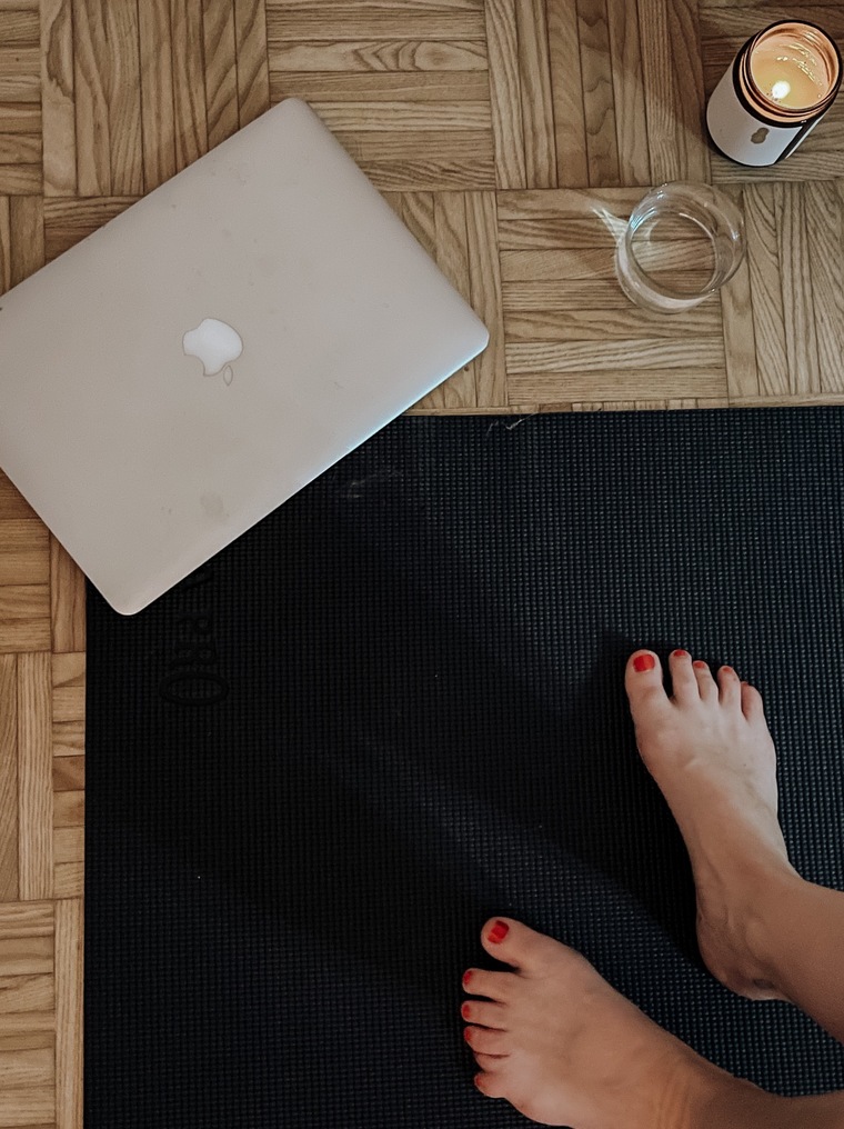 SixToesFeetGirl 🦶 cover image