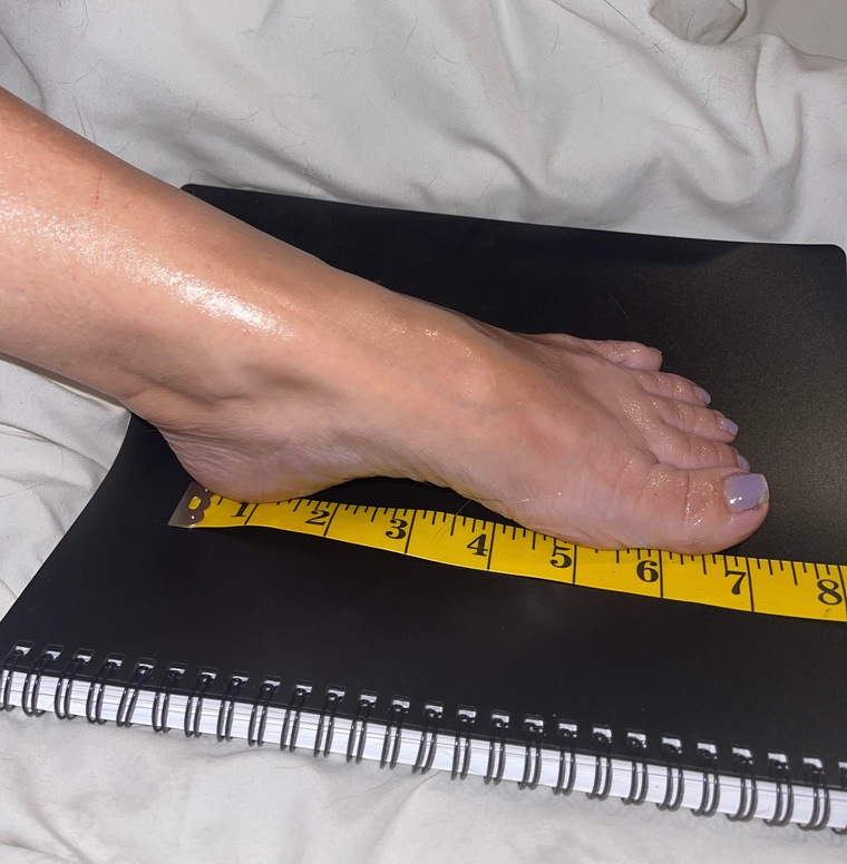 size 2 feet banner image
