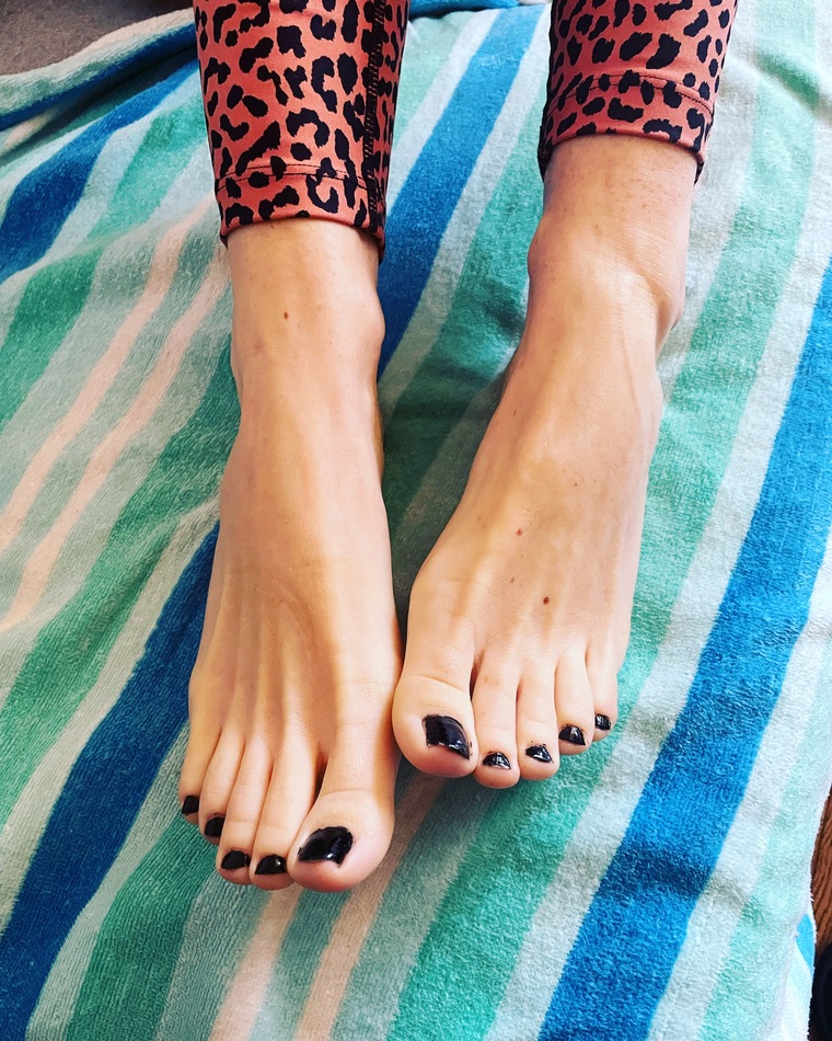 Skittlesandtoes cover image