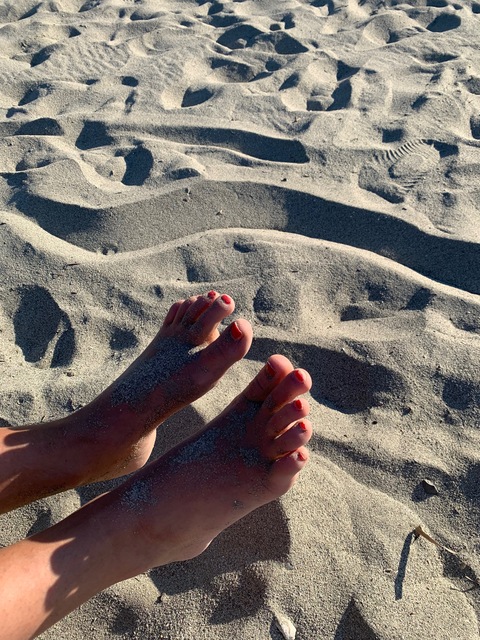 Sexy Brazilian Feet cover image
