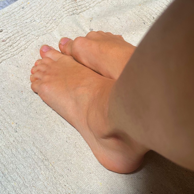 Small Pretty Feet cover image