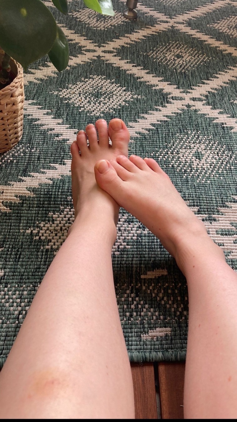Small Feet Maiden cover image