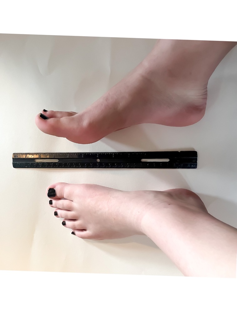 small girl - big feet cover image
