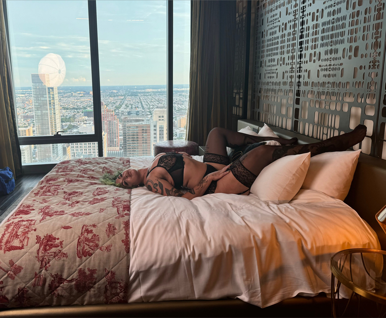 Sofia Souza cover image