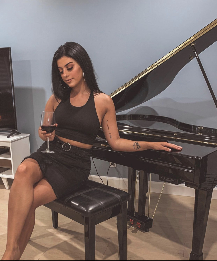Sofia Russo 🌹 banner image