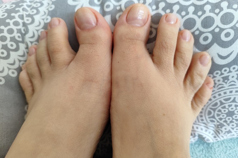 Soila Piecesitos / Mrs. Feet cover image