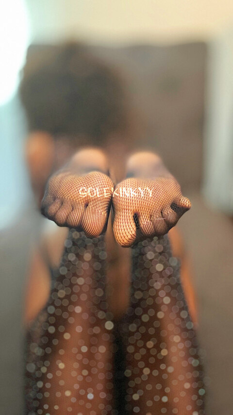 𝐒𝐨𝐥𝐞 𝐊𝐢𝐧𝐤𝐲𝐲 💦 cover image