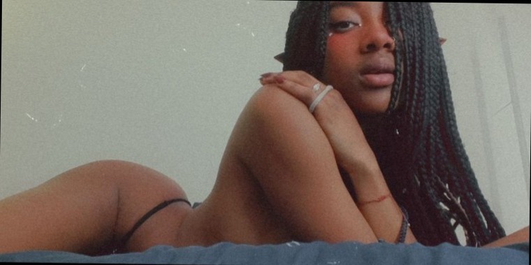 Solecito 🐝🫧🎀 cover image