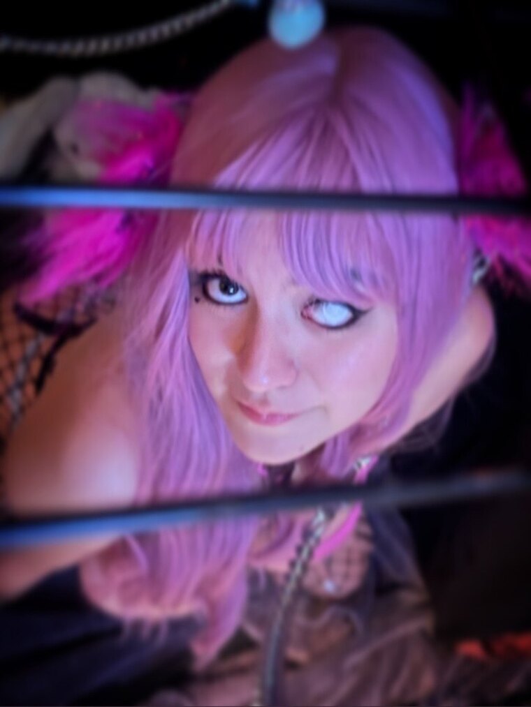 Space Meru 🛸😈 cover image