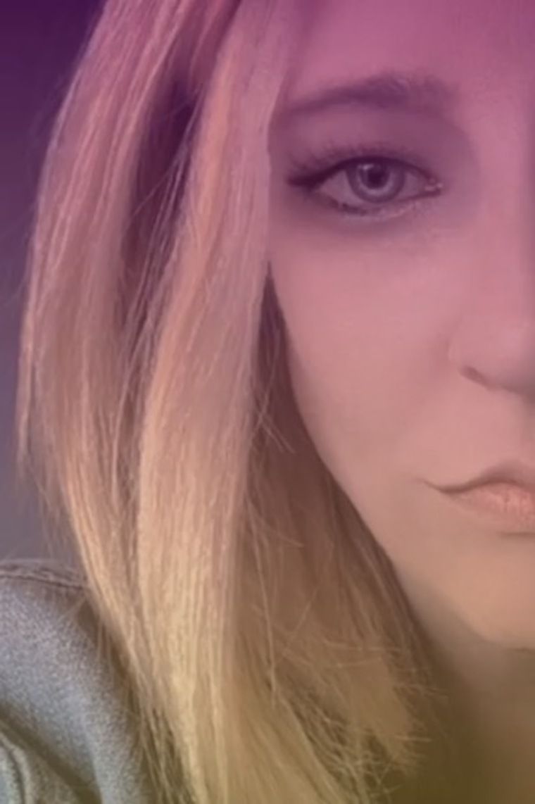 💋The Blonde Chick cover image