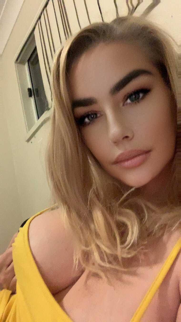 SPICY KITTEN 🌶️💋😈 cover image