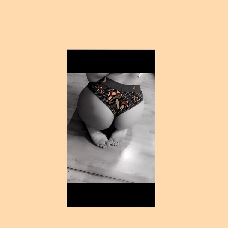 Spicymay💋🫧 cover image