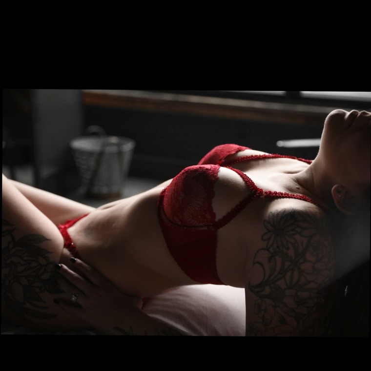 Suzanne cover image