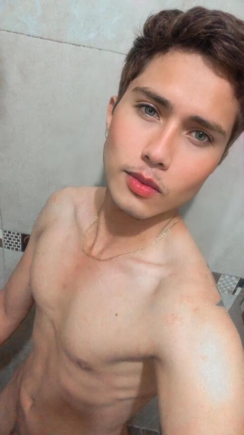 Erlyn Molina cover image