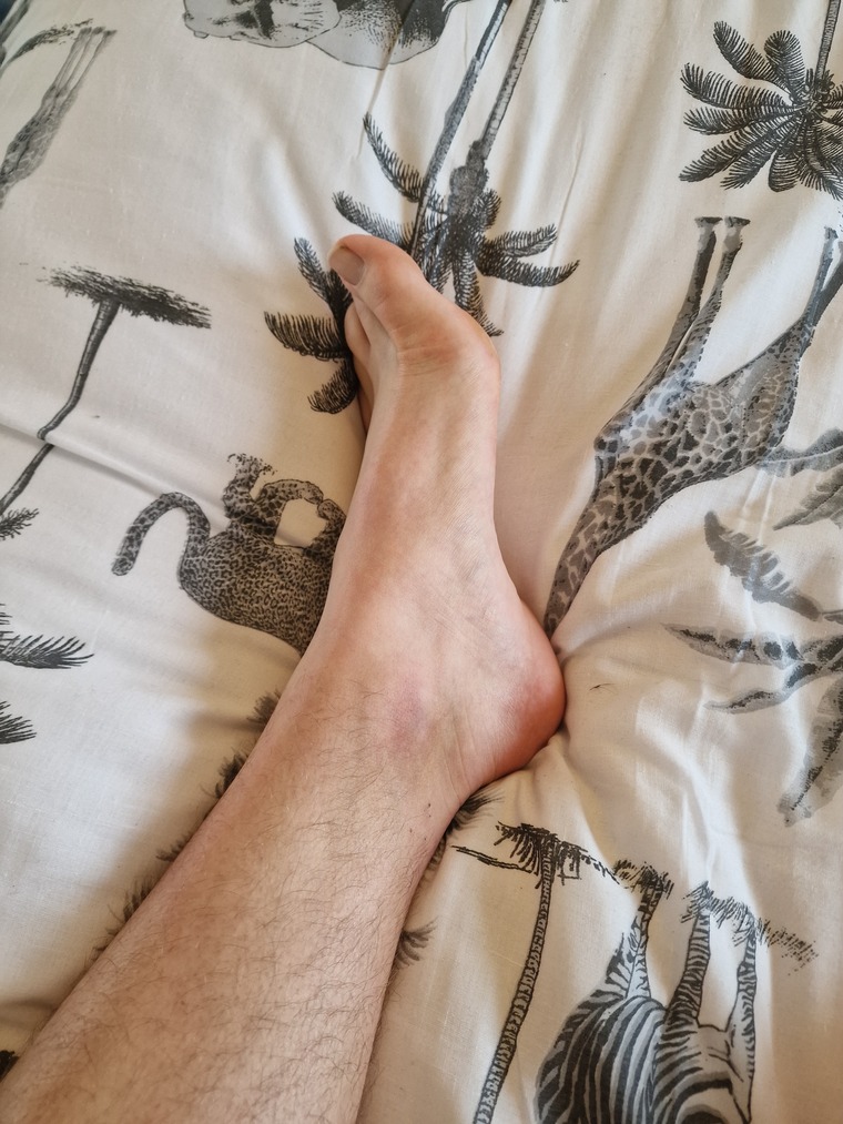 Str8 feet pics cover image