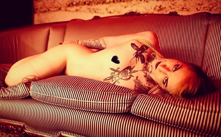 Lona Wolfe Free Page cover image