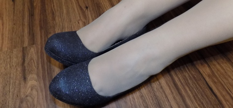 Suburban Housewife Sweet Feet banner image